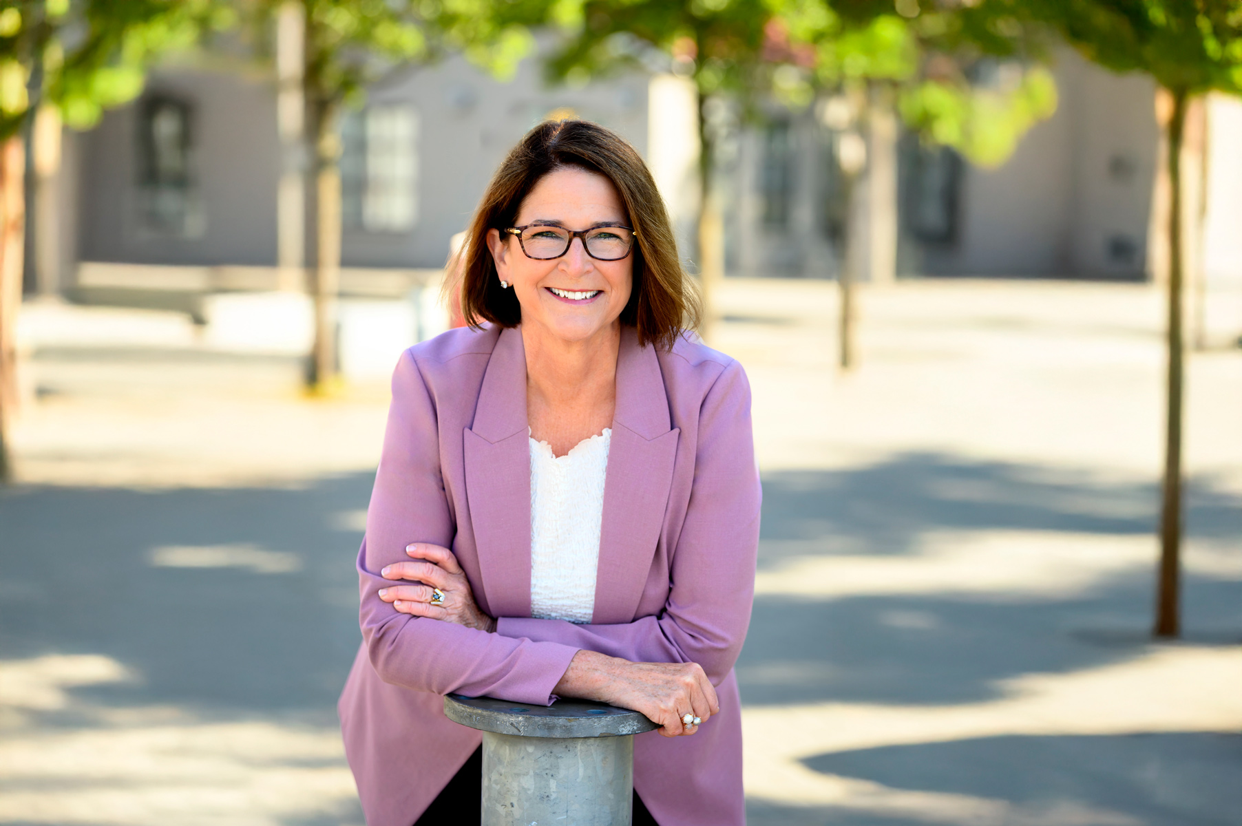 Linda Buchanan smiling in a North Vancouver park