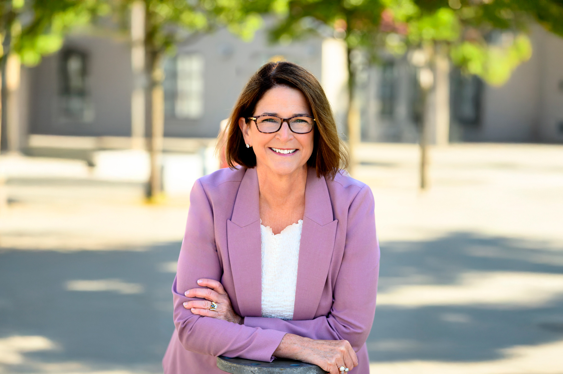 Linda Buchanan smiling in a North Vancouver park